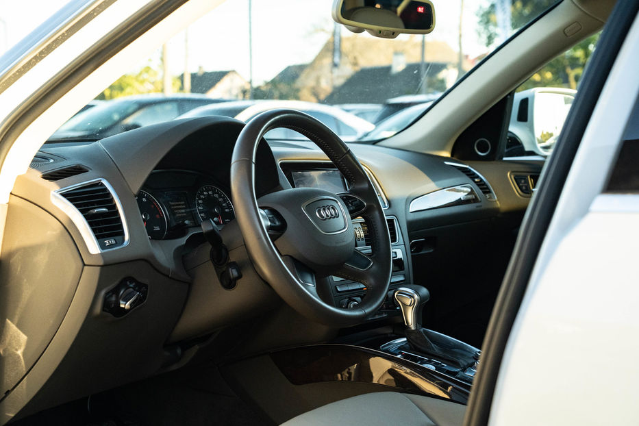 Продам Audi Q5 Premium Plus 2016 года в Черновцах