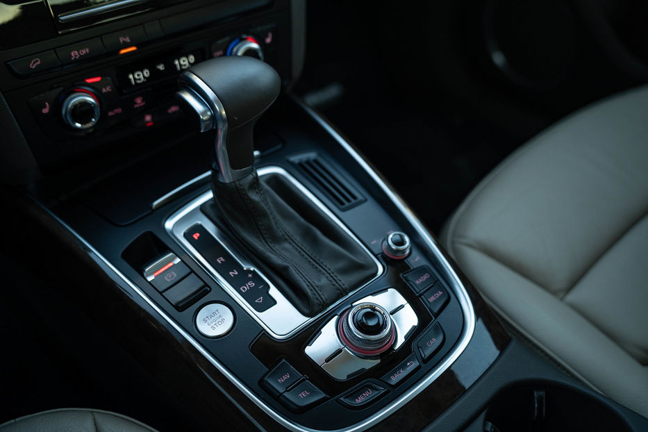 Продам Audi Q5 Premium Plus 2016 года в Черновцах