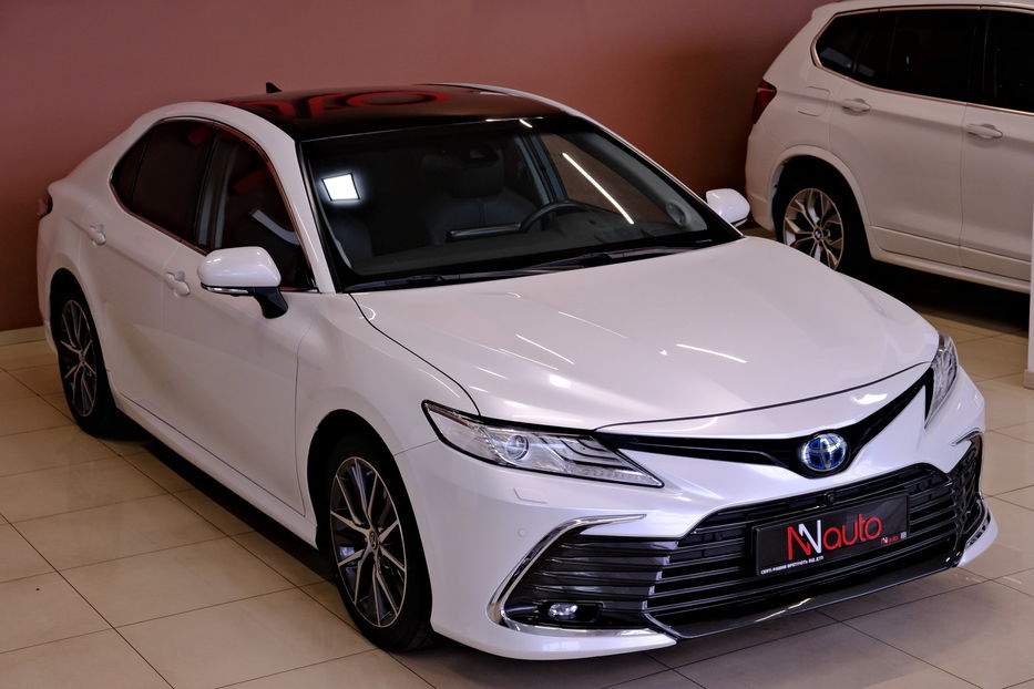 Продам Toyota Camry Hybrid XV75 2021 года в Одессе