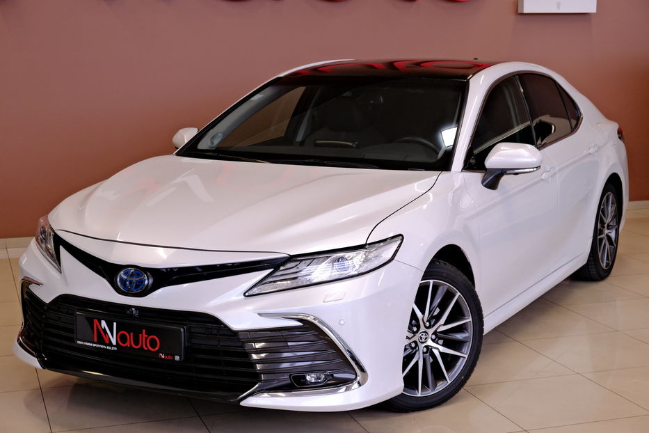 Продам Toyota Camry Hybrid XV75 2021 года в Одессе