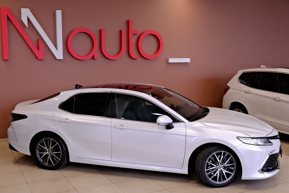 Продам Toyota Camry Hybrid XV75 2021 года в Одессе