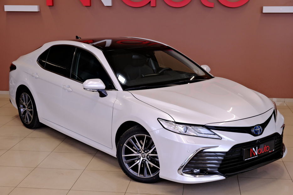 Продам Toyota Camry Hybrid XV75 2021 года в Одессе
