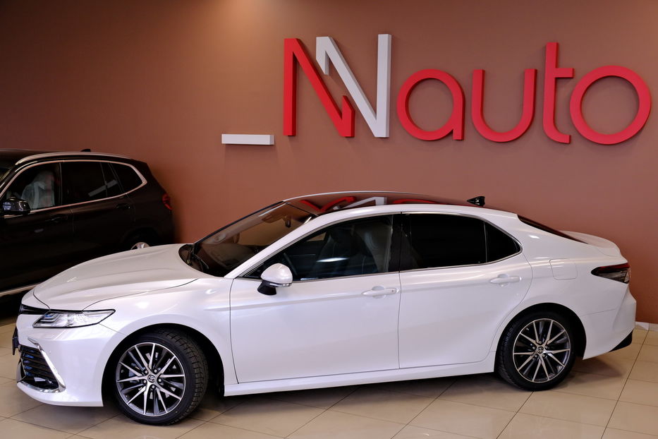 Продам Toyota Camry Hybrid XV75 2021 года в Одессе