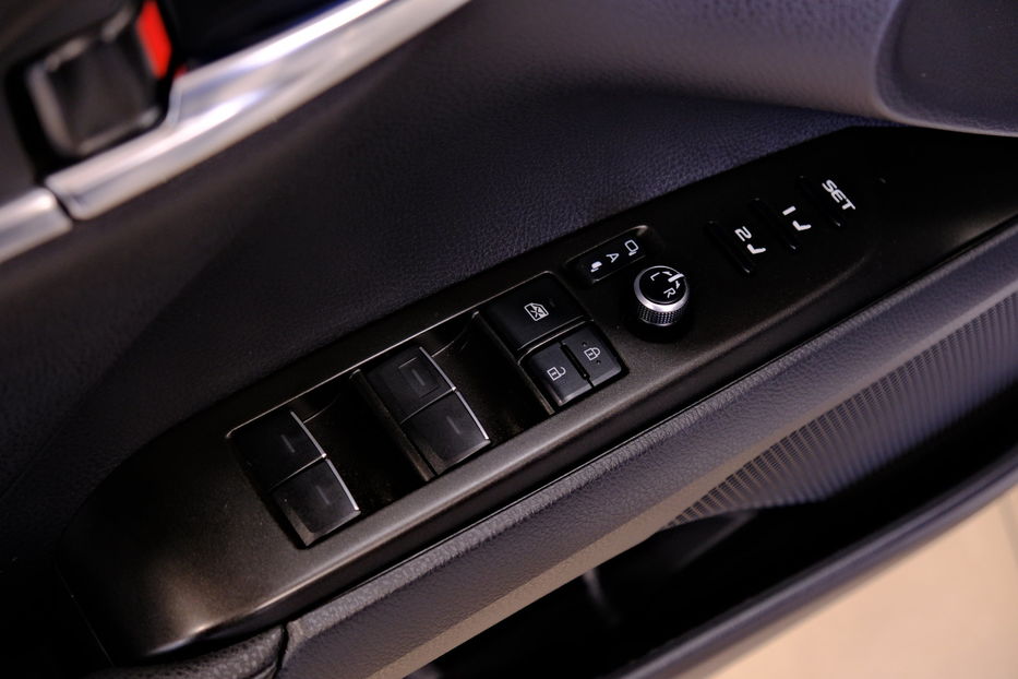 Продам Toyota Camry Hybrid XV75 2021 года в Одессе