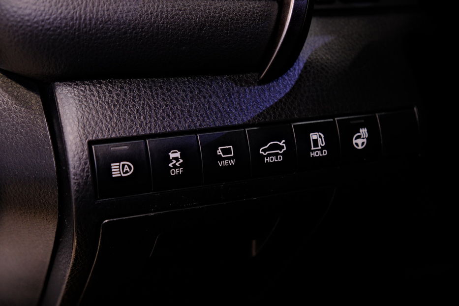 Продам Toyota Camry Hybrid XV75 2021 года в Одессе