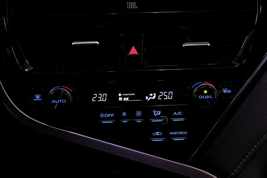 Продам Toyota Camry Hybrid XV75 2021 года в Одессе