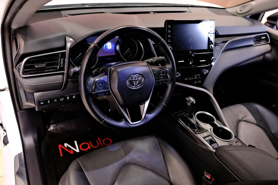 Продам Toyota Camry Hybrid XV75 2021 года в Одессе