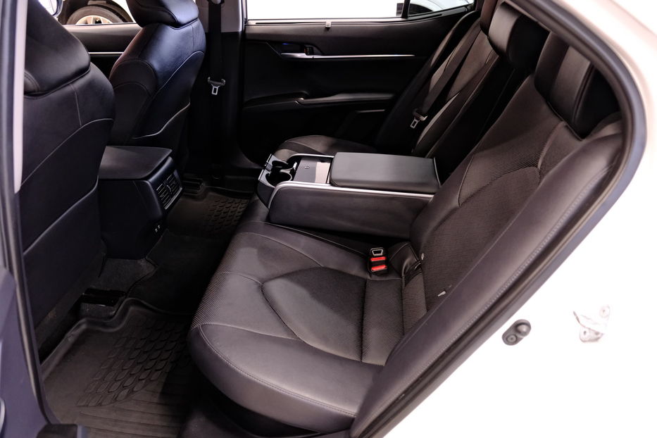 Продам Toyota Camry Hybrid XV75 2021 года в Одессе