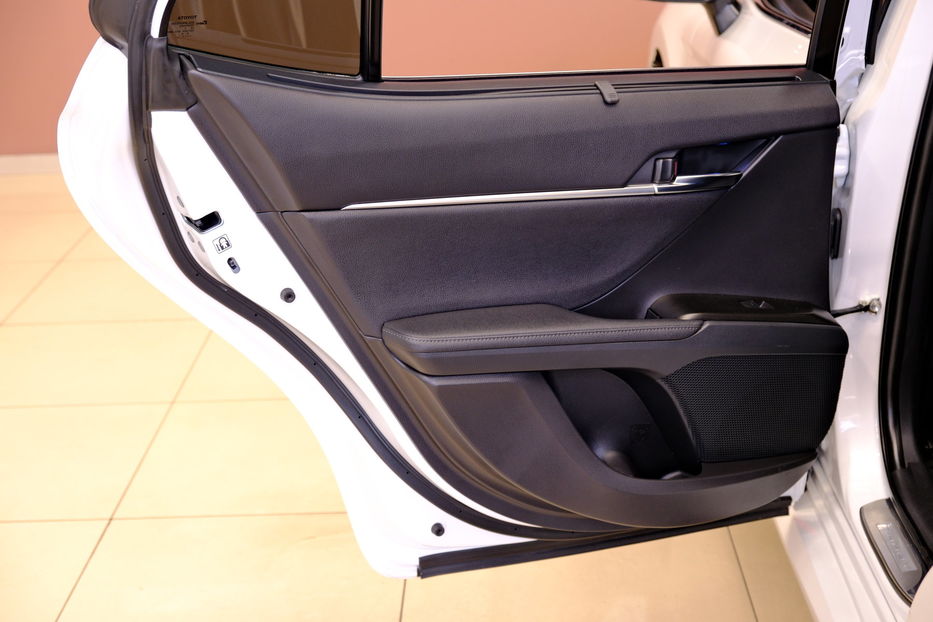 Продам Toyota Camry Hybrid XV75 2021 года в Одессе