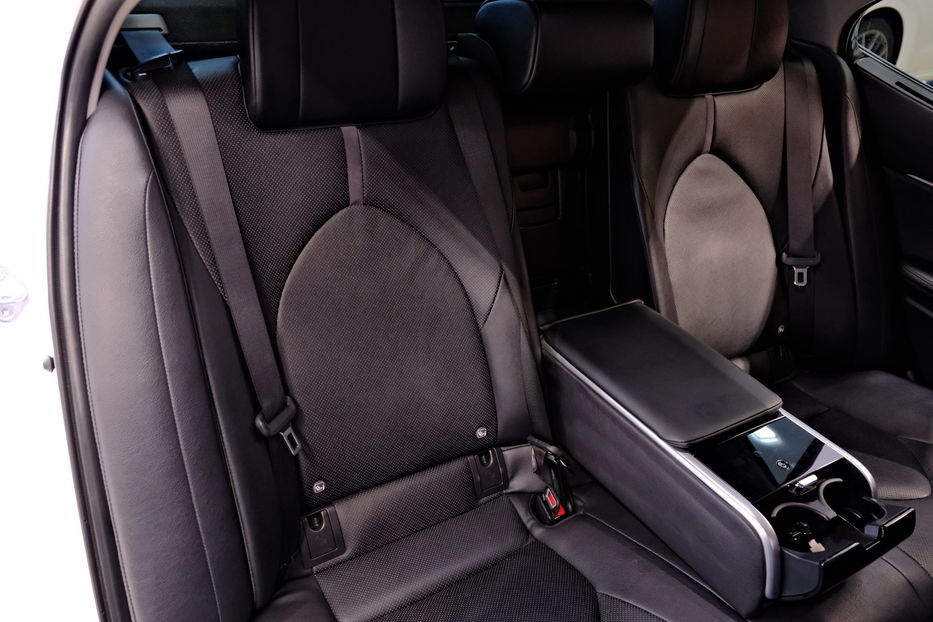 Продам Toyota Camry Hybrid XV75 2021 года в Одессе