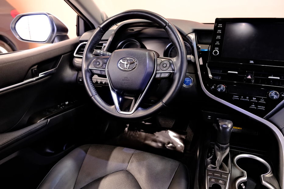 Продам Toyota Camry Hybrid XV75 2021 года в Одессе