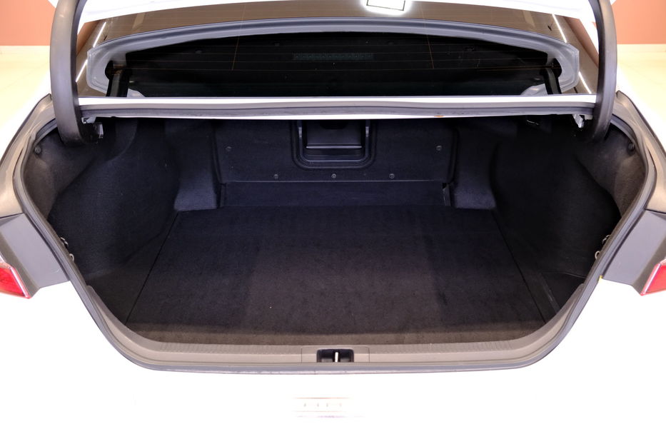 Продам Toyota Camry Hybrid XV75 2021 года в Одессе