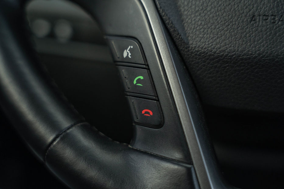 Продам Hyundai Santa FE 4WD 2014 года в Черновцах