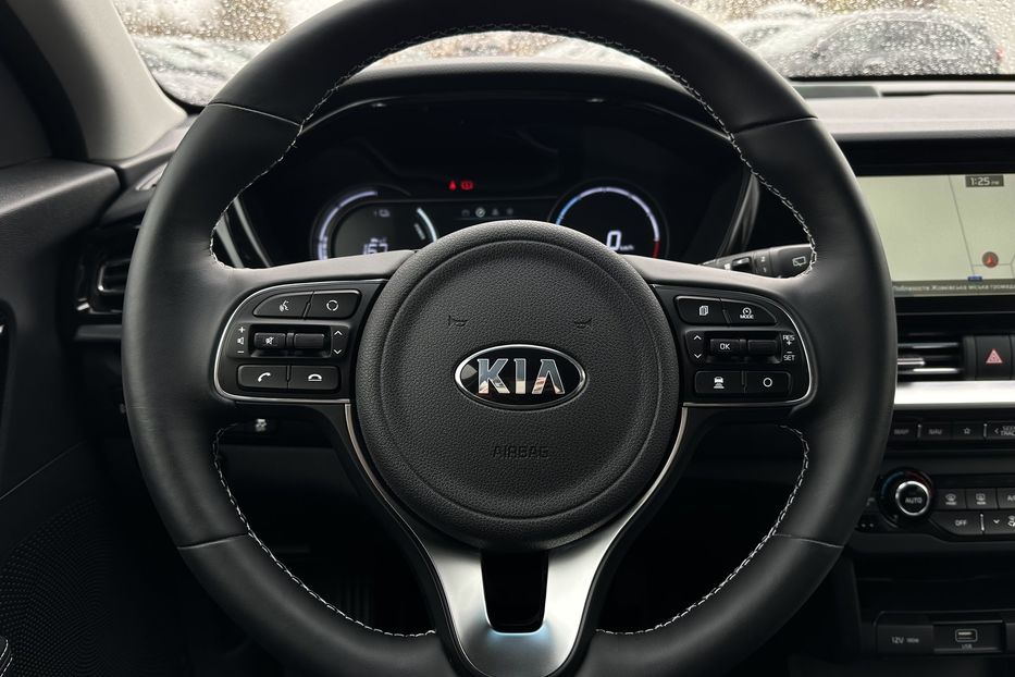 Продам Kia Niro 64кВт Макс.комплектація! 2020 года в Львове