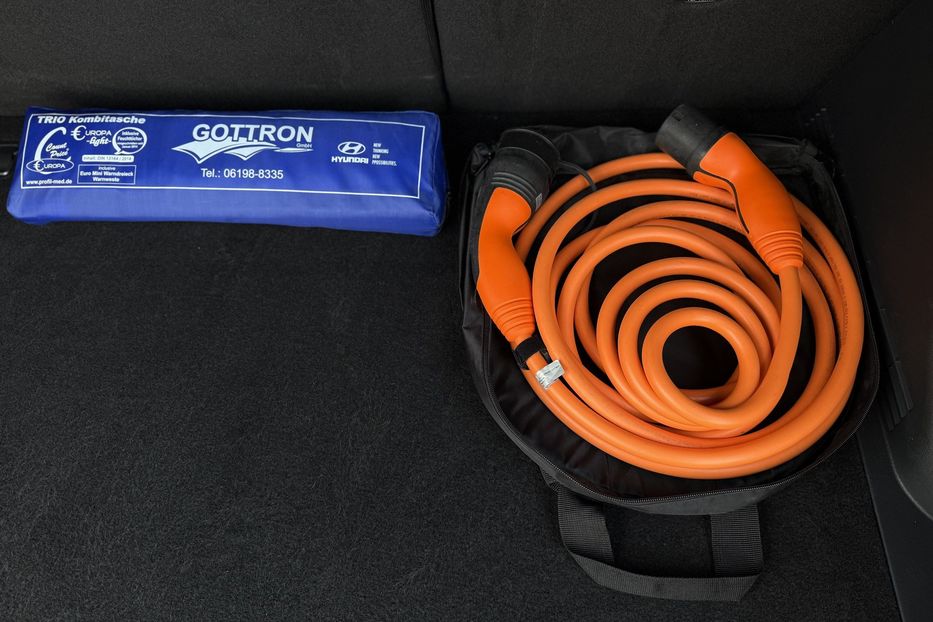 Продам Hyundai Kona 64kWhМакс.комплектація PREMIUM 2020 года в Львове