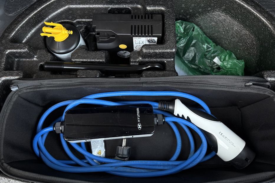 Продам Hyundai Kona 64kWhМакс.комплектація PREMIUM 2020 года в Львове