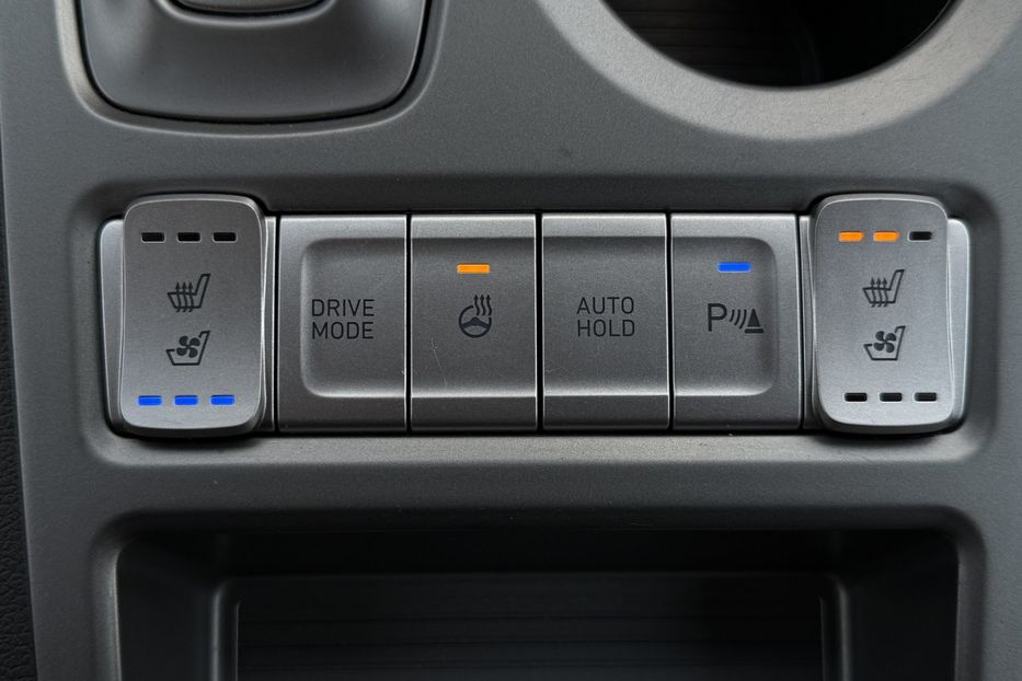 Продам Hyundai Kona 64kWhМакс.комплектація PREMIUM 2020 года в Львове