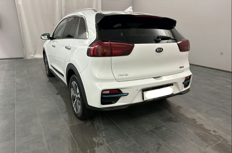 Продам Kia Niro 64квт авто в дорозі 2021 года в Львове