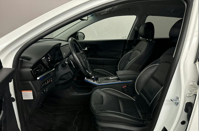 Продам Kia Niro 64квт авто в дорозі 2021 года в Львове