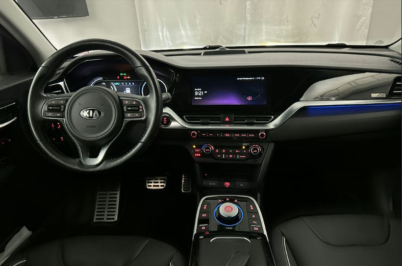 Продам Kia Niro 64квт авто в дорозі 2021 года в Львове