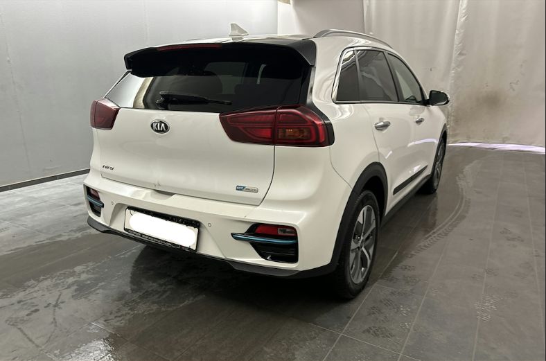 Продам Kia Niro 64 kw авто  в дорозі 2021 года в Львове