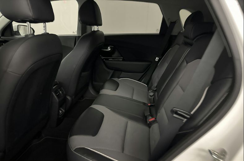 Продам Kia Niro 64 kw авто  в дорозі 2021 года в Львове