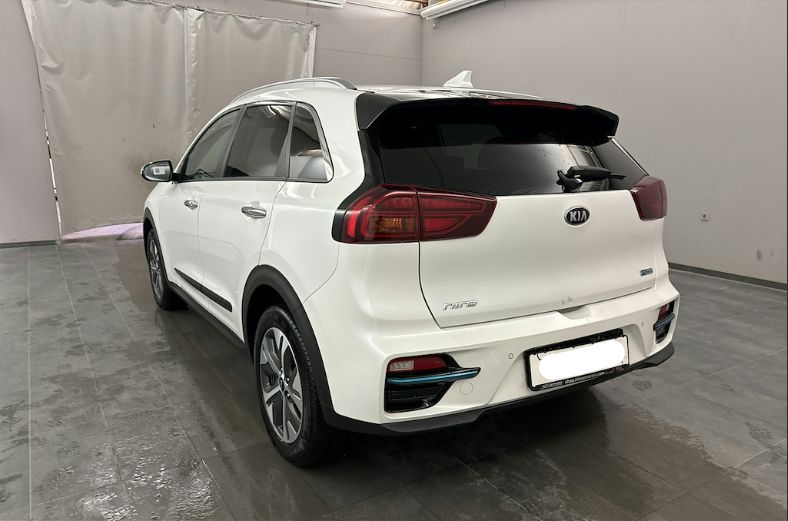 Продам Kia Niro 64 kw авто  в дорозі 2021 года в Львове