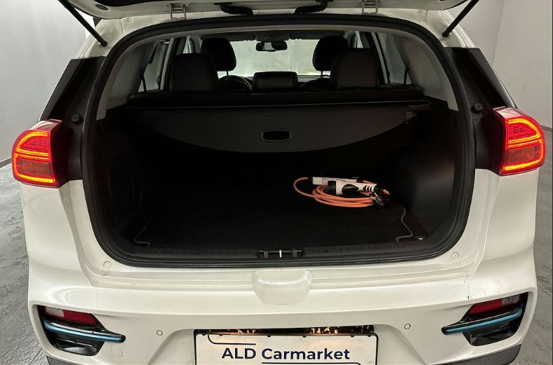 Продам Kia Niro 64 kw авто  в дорозі 2021 года в Львове