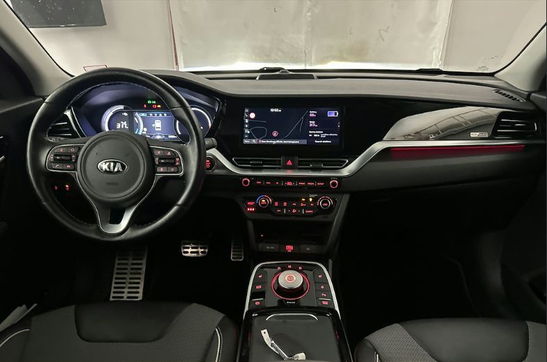 Продам Kia Niro 64 kw авто  в дорозі 2021 года в Львове