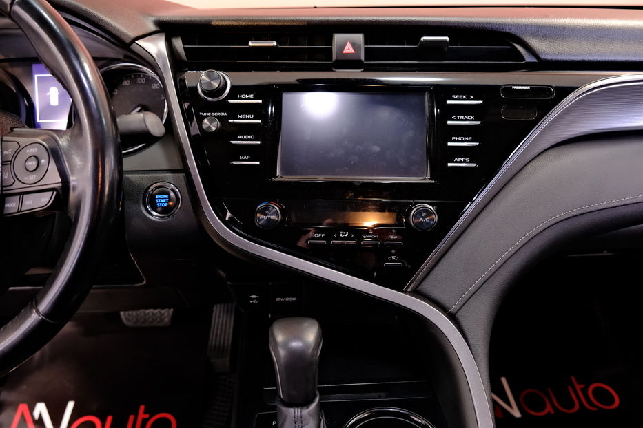 Продам Toyota Camry 2019 года в Одессе