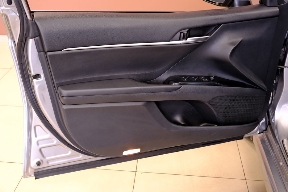 Продам Toyota Camry 2019 года в Одессе