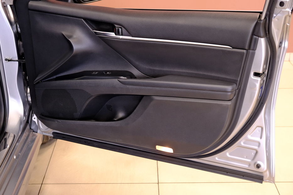Продам Toyota Camry 2019 года в Одессе