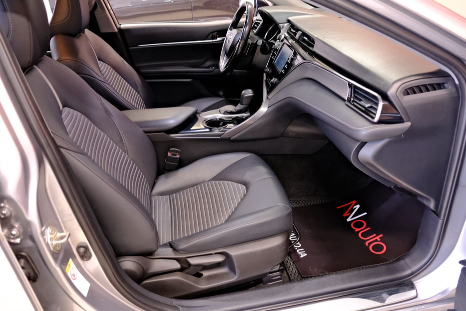 Продам Toyota Camry 2019 года в Одессе