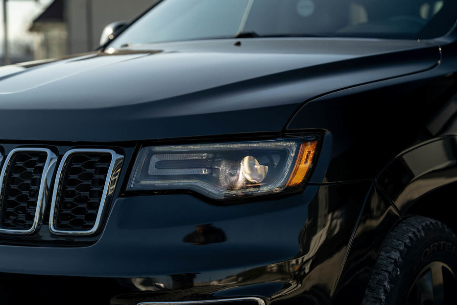 Продам Jeep Grand Cherokee Overland 2016 года в Черновцах