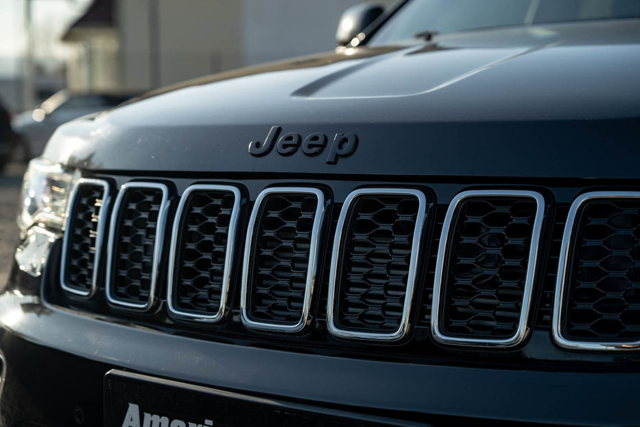 Продам Jeep Grand Cherokee Overland 2016 года в Черновцах