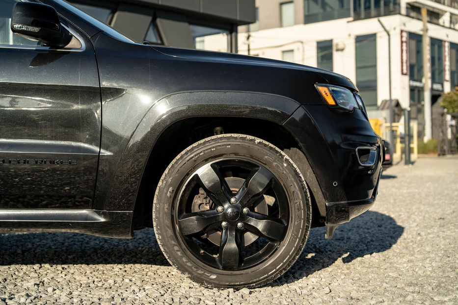 Продам Jeep Grand Cherokee Overland 2016 года в Черновцах