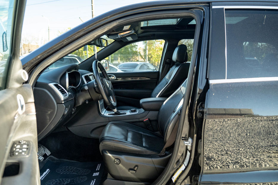 Продам Jeep Grand Cherokee Overland 2016 года в Черновцах