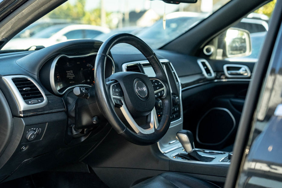 Продам Jeep Grand Cherokee Overland 2016 года в Черновцах