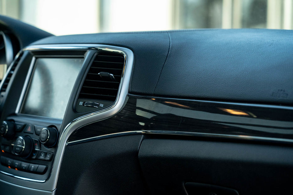 Продам Jeep Grand Cherokee Overland 2016 года в Черновцах