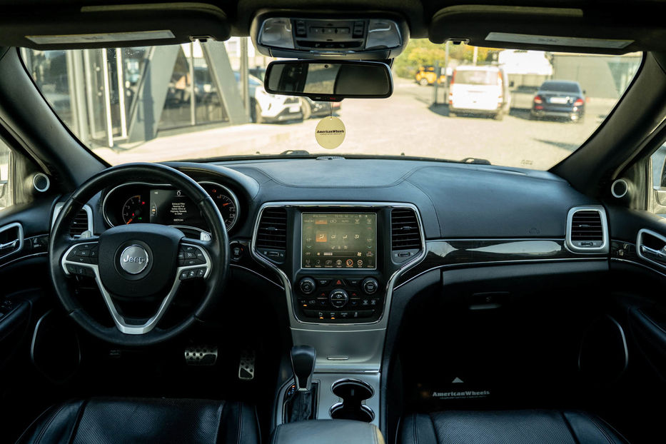 Продам Jeep Grand Cherokee Overland 2016 года в Черновцах