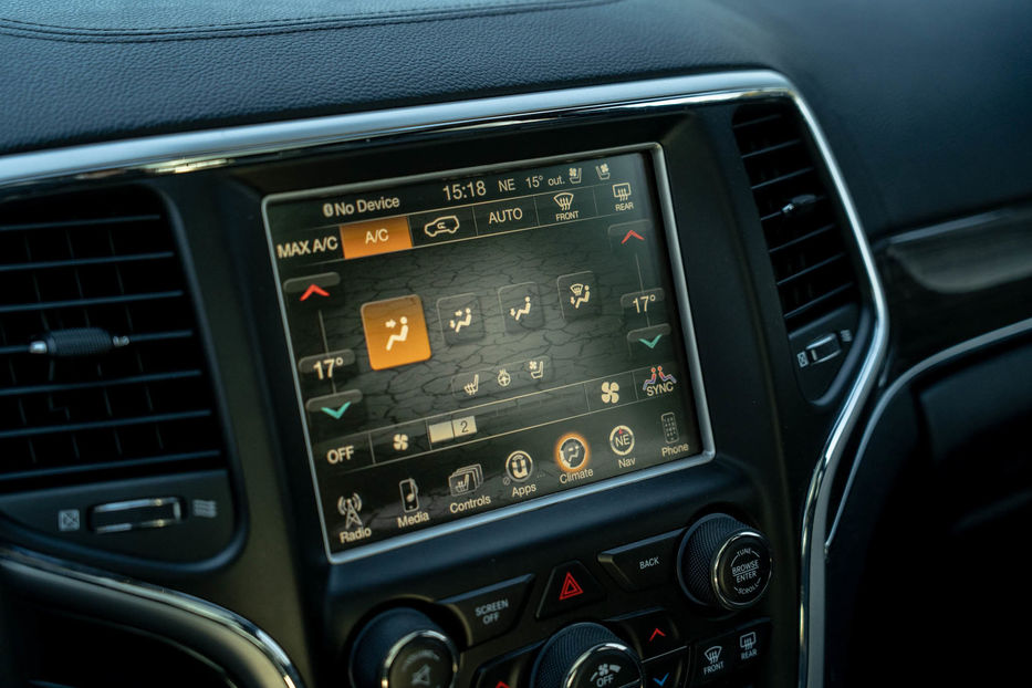 Продам Jeep Grand Cherokee Overland 2016 года в Черновцах