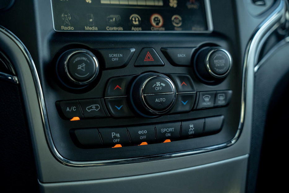 Продам Jeep Grand Cherokee Overland 2016 года в Черновцах