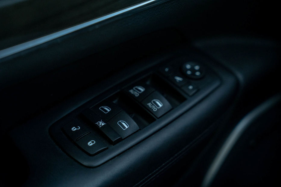 Продам Jeep Grand Cherokee Overland 2016 года в Черновцах