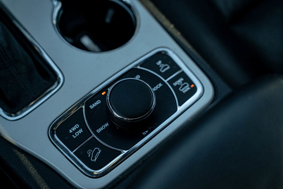 Продам Jeep Grand Cherokee Overland 2016 года в Черновцах