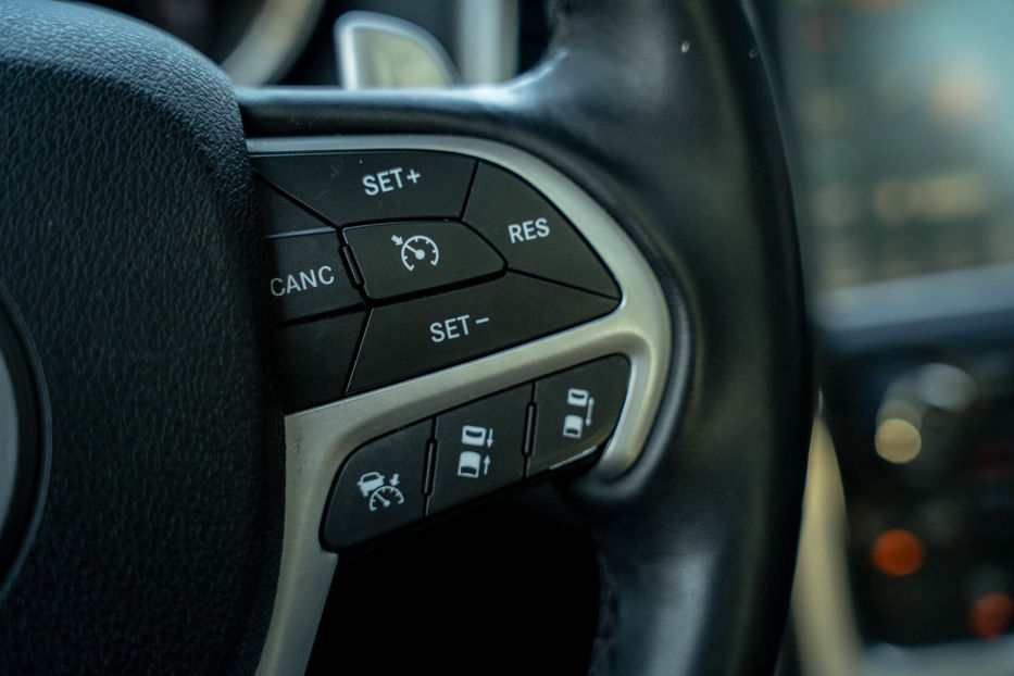 Продам Jeep Grand Cherokee Overland 2016 года в Черновцах