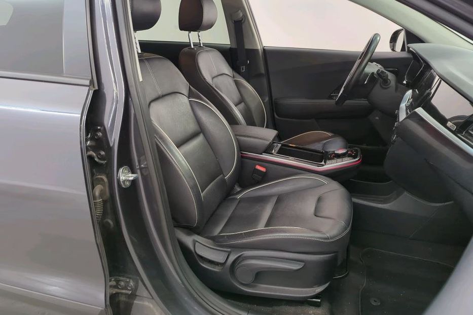 Продам Kia Niro 64квт авто в дорозі 2020 года в Львове