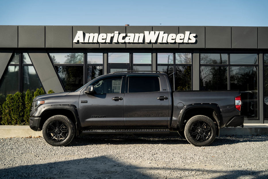 Продам Toyota Tundra CrewMax Cab 4x4 2019 года в Черновцах