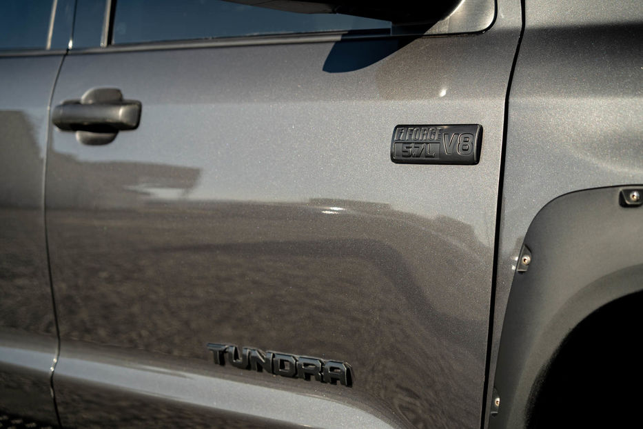 Продам Toyota Tundra CrewMax Cab 4x4 2019 года в Черновцах