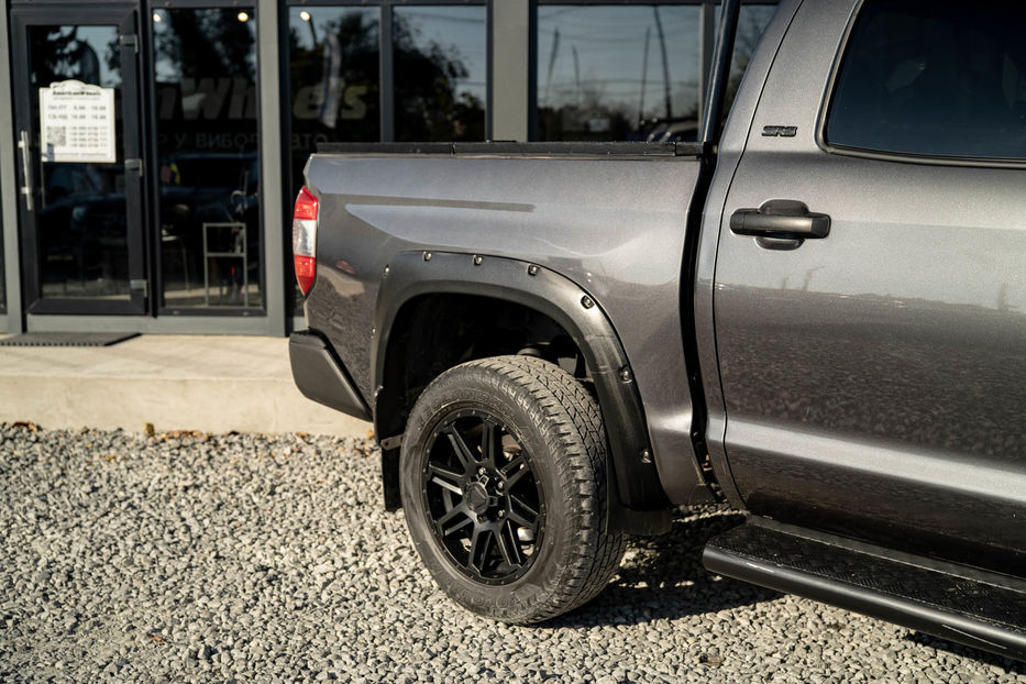 Продам Toyota Tundra CrewMax Cab 4x4 2019 года в Черновцах