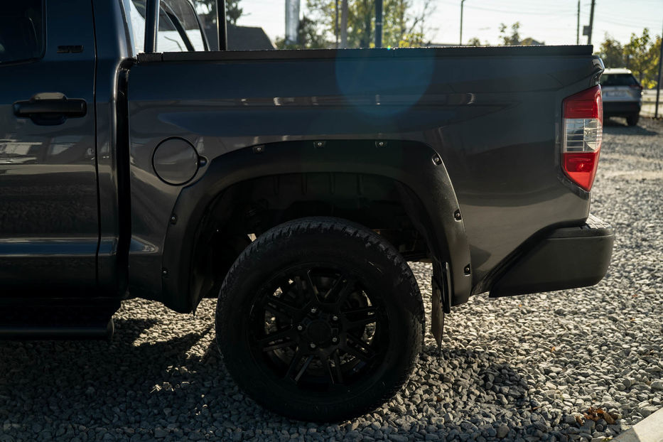 Продам Toyota Tundra CrewMax Cab 4x4 2019 года в Черновцах